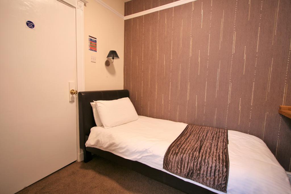 Central Hotel Cheltenham By Roomsbooked Zewnętrze zdjęcie